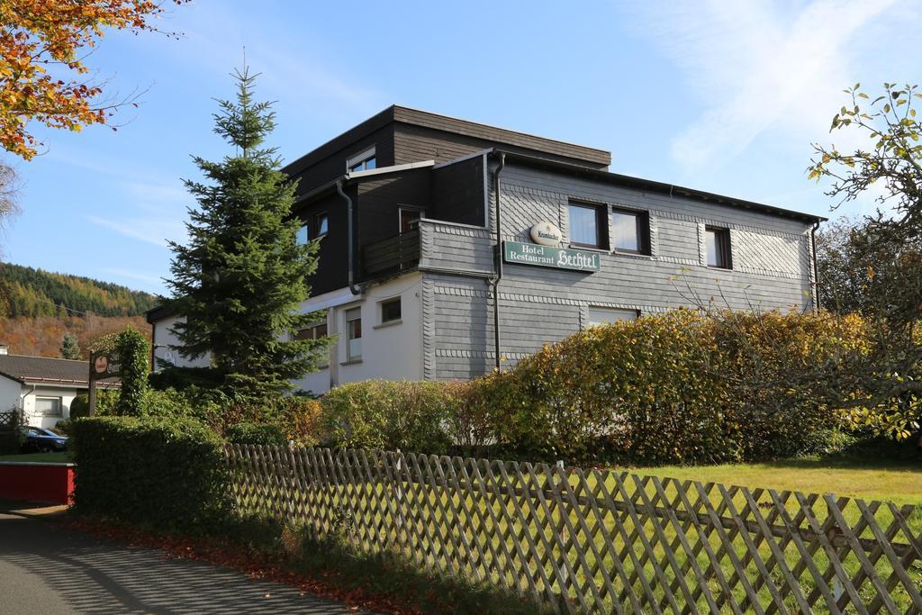 Hotel Bechtel Burbach  Rom bilde